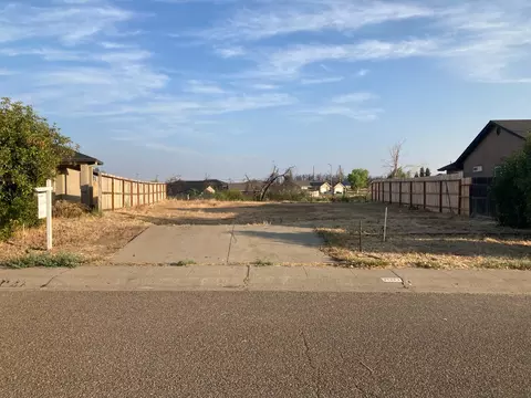 11333 Balboa Dr, Redding, CA 96003
