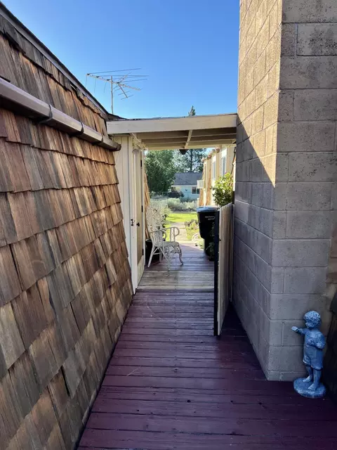 16741 Sanders Rd, Weed, CA 96094 photo 3