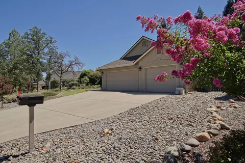 2094 Quartz Way, Redding, CA 96001 photo 5