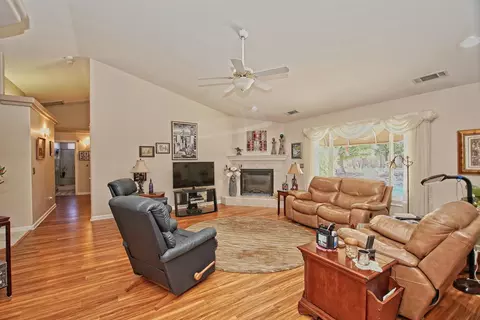 2094 Quartz Way, Redding, CA 96001 photo 16