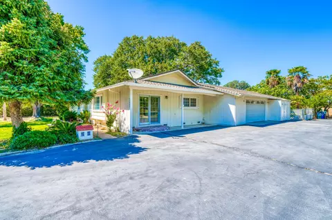 22867 Oak View Dr, Red Bluff, CA 96080 photo 2