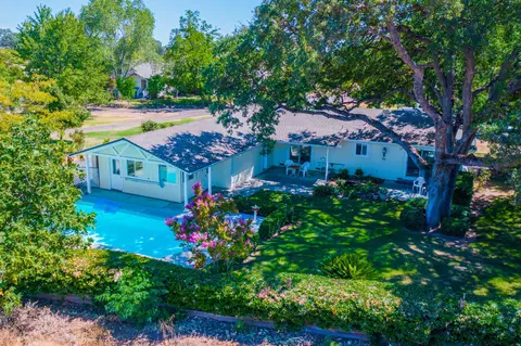 22867 Oak View Dr, Red Bluff, CA 96080 photo 3