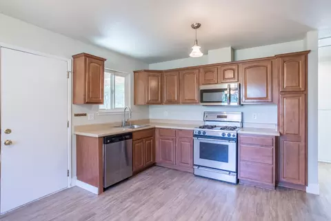 2155 Skyline Dr, Redding, CA 96001 photo 9