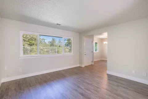 2155 Skyline Dr, Redding, CA 96001 photo 6
