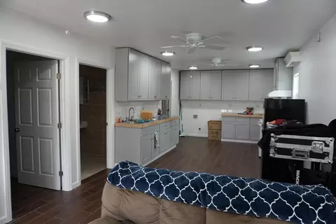 777 Locust St, Redding, CA 96001 photo 3