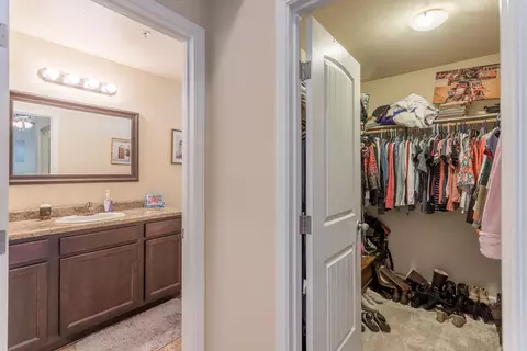 7202 Legacy Ct, Redding, CA 96001 photo 11