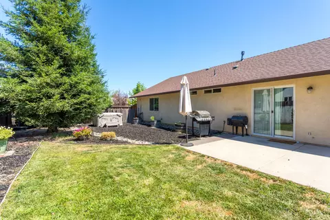 7202 Legacy Ct, Redding, CA 96001 photo 16