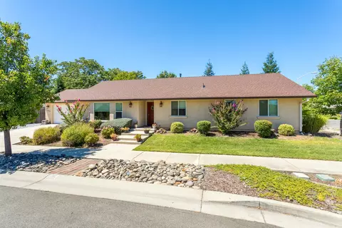 7202 Legacy Ct, Redding, CA 96001 photo 2