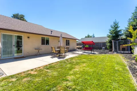 7202 Legacy Ct, Redding, CA 96001 photo 17