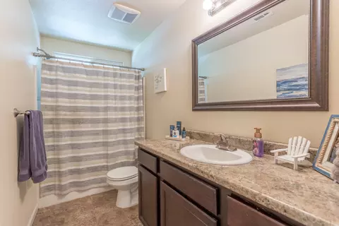 7202 Legacy Ct, Redding, CA 96001 photo 9