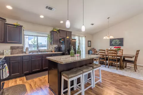 7202 Legacy Ct, Redding, CA 96001 photo 7