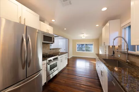 4975 Alta Rico Dr, Redding, CA 96002 photo 4