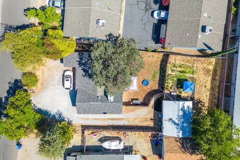 2711 Reservoir Ln, Redding, CA 96002 photo 4