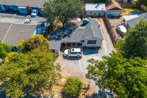 2711 Reservoir Ln, Redding, CA 96002 photo 2