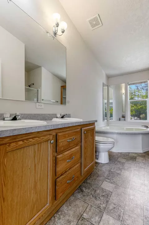 585 St Marks St, Redding, CA 96003 photo 19