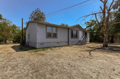 585 St Marks St, Redding, CA 96003 photo 1