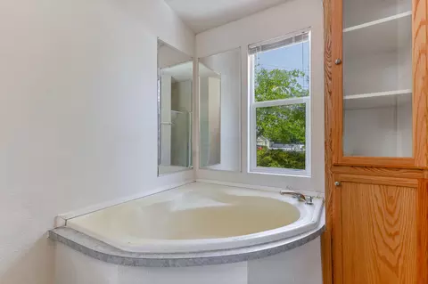 585 St Marks St, Redding, CA 96003 photo 9