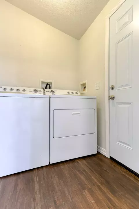 585 St Marks St, Redding, CA 96003 photo 16