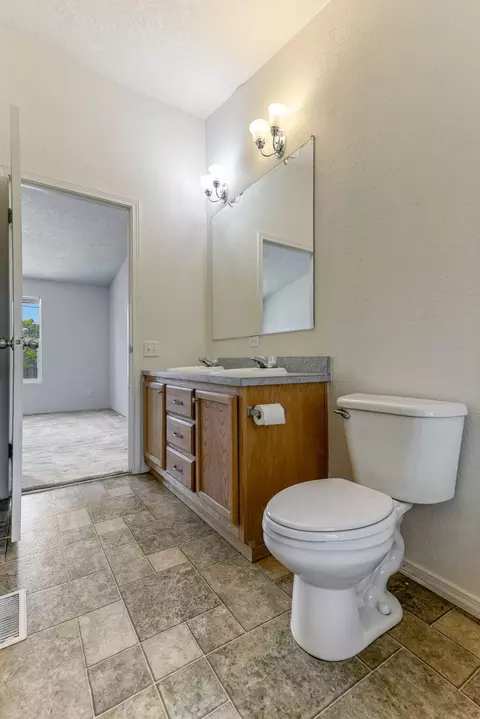 585 St Marks St, Redding, CA 96003 photo 18