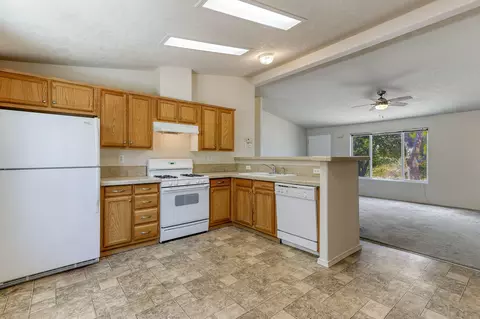 585 St Marks St, Redding, CA 96003 photo 2
