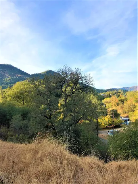 22169 Ravine Ct, Redding, CA 96003 photo 3