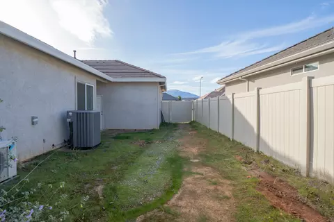 959 Coggins St, Redding, CA 96003 photo 33