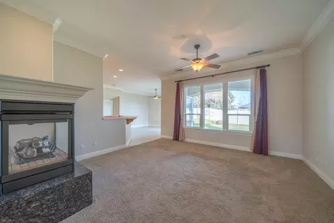 959 Coggins St, Redding, CA 96003 photo 3