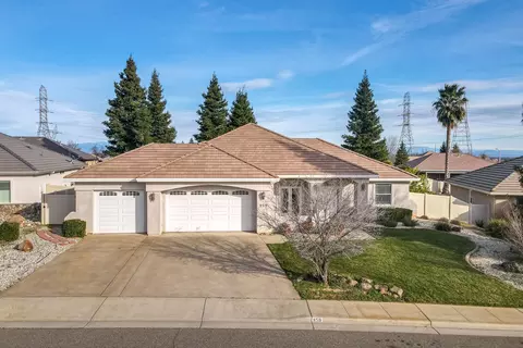 959 Coggins St, Redding, CA 96003 photo 1