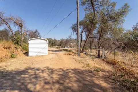 13679 Old Oregon Trl, Redding, CA 96003 photo 3