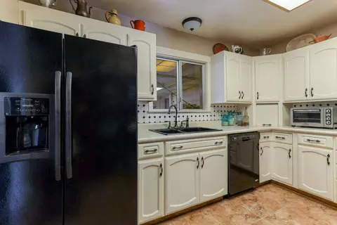 2910 Mahan St, Redding, CA 96001 photo 15