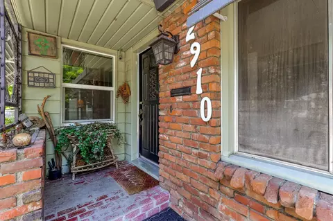 2910 Mahan St, Redding, CA 96001 photo 5