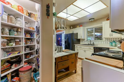 2910 Mahan St, Redding, CA 96001 photo 17