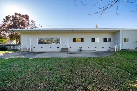 2105 Olive Ave, Redding, CA 96001 photo 26