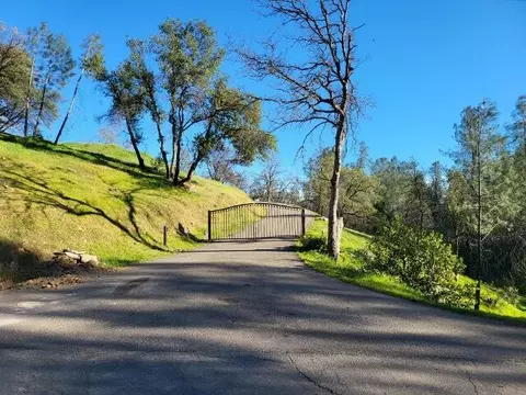 8323 Secluded Valley Dr, Redding, CA 96001 photo 1