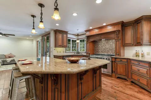 8323 Secluded Valley Dr, Redding, CA 96001 photo 15