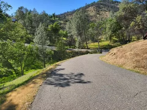8323 Secluded Valley Dr, Redding, CA 96001 photo 3