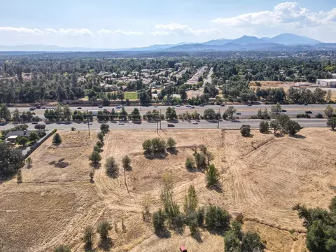 4323 Churn Crk Rd, Redding, CA 96002 photo 2