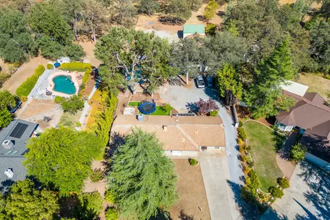 19687 Midland Dr, Redding, CA 96003 photo 4