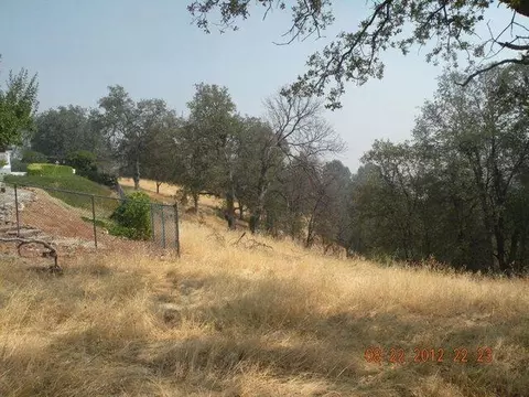 2380 Howard Dr, Redding, CA 96001 photo 2