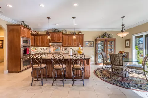 2164 Hope Ln, Redding, CA 96003 photo 3