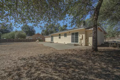 10691 Old Oregon Trl, Redding, CA 96003 photo 3