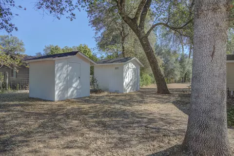 10691 Old Oregon Trl, Redding, CA 96003 photo 24