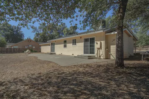 10691 Old Oregon Trl, Redding, CA 96003 photo 17