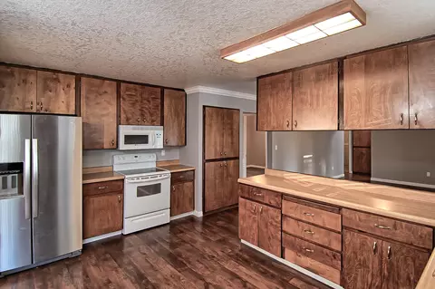 1143 Dominion Dr, Redding, CA 96002 photo 6