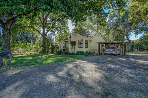 2604 Freebridge St, Redding, CA 96001 photo 2