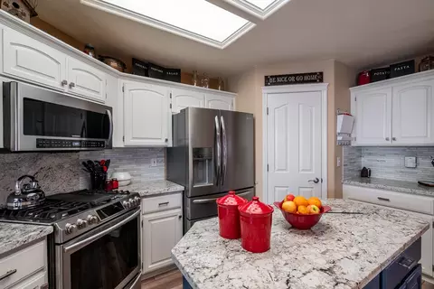 19219 Nike Ct, Redding, CA 96003 photo 12