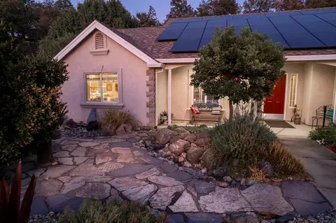 19219 Nike Ct, Redding, CA 96003 photo 2