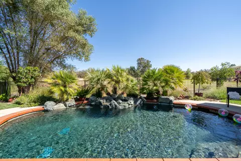 1547 Gold Hills Dr, Redding, CA 96003 photo 2