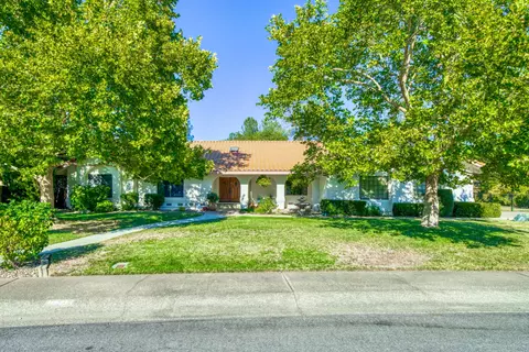 1533 Arroyo Manor Dr, Redding, CA 96003 photo 4