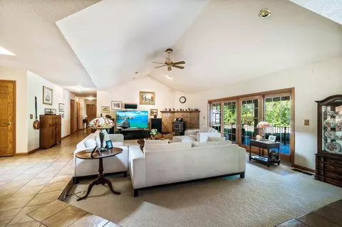 1533 Arroyo Manor Dr, Redding, CA 96003 photo 8